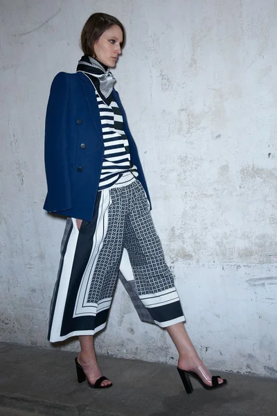 Look 14